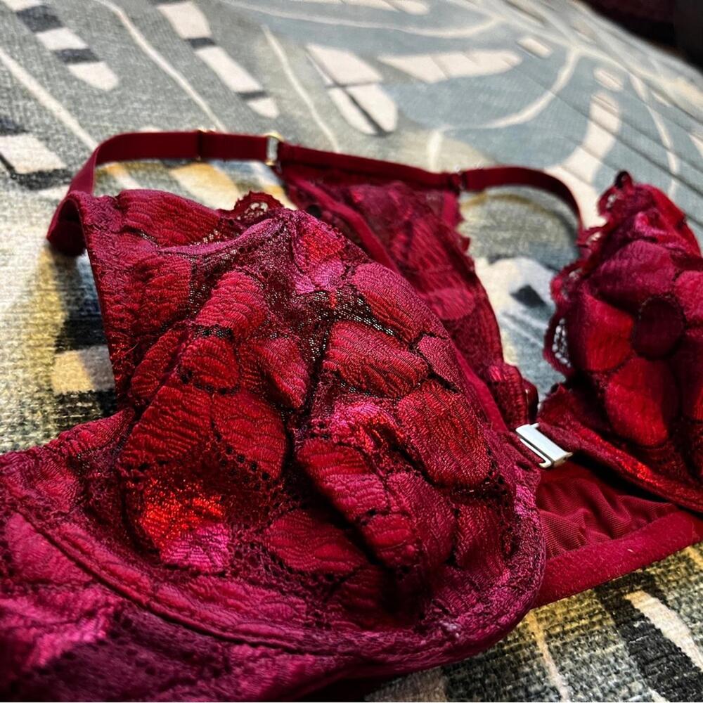 Ruby Lace Racer Bralette - Picture 3 of 7